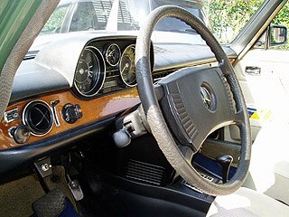 メルセデスベンツ 250 （W114） 【個人売買】